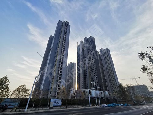 彩钢夹心板的可燃芯材与A级防火岩棉芯材对比 彩钢夹心板的可燃芯材与A级防火岩棉芯材对比